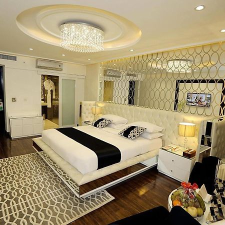 Ramada By Wyndham Multan Hotel Exterior photo