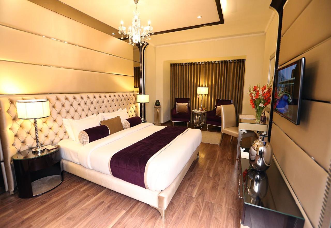 Ramada By Wyndham Multan Hotel Exterior photo