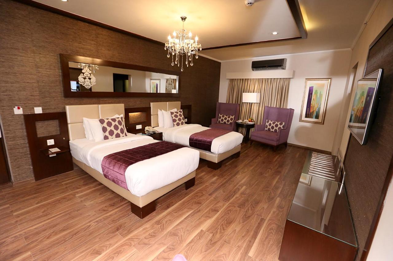 Ramada By Wyndham Multan Hotel Exterior photo