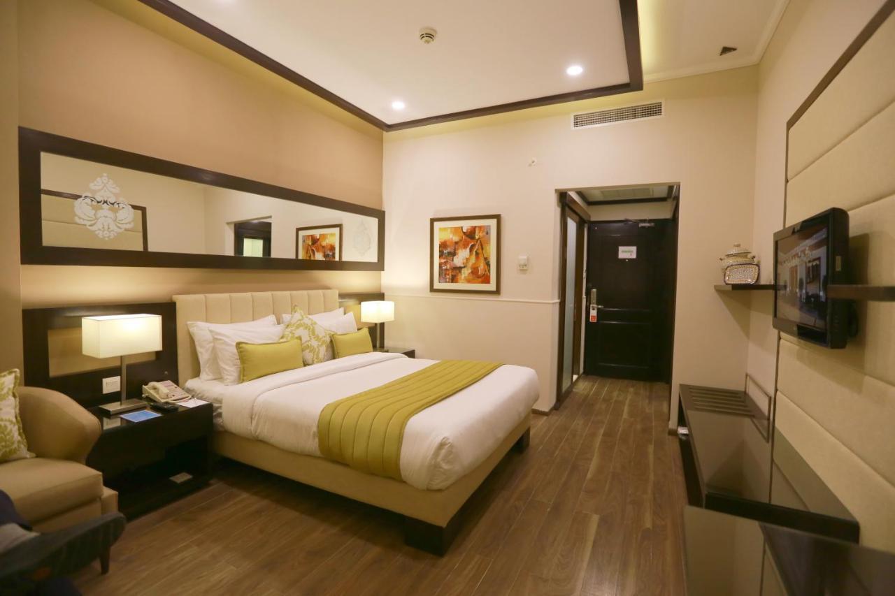 Ramada By Wyndham Multan Hotel Exterior photo