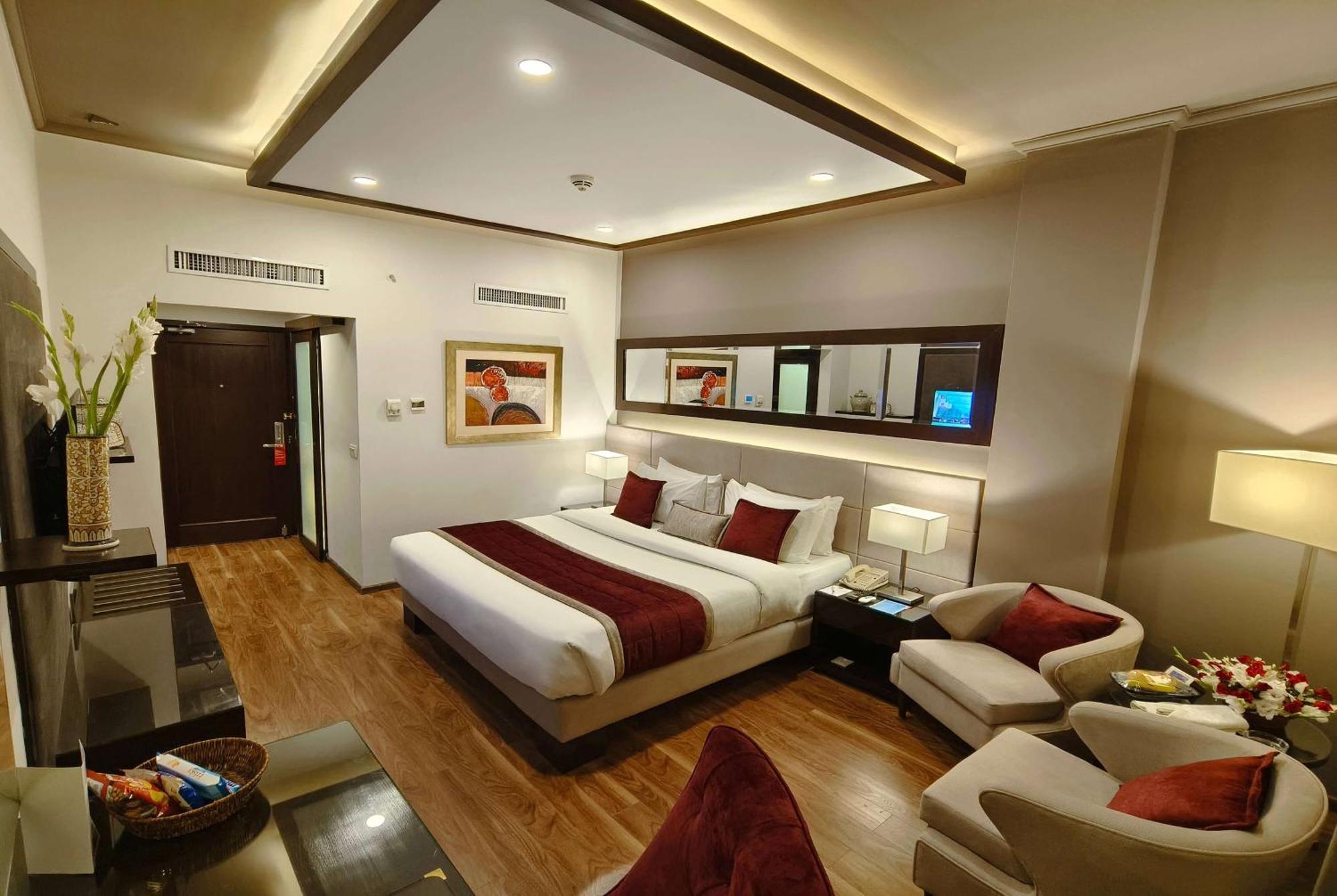 Ramada By Wyndham Multan Hotel Exterior photo