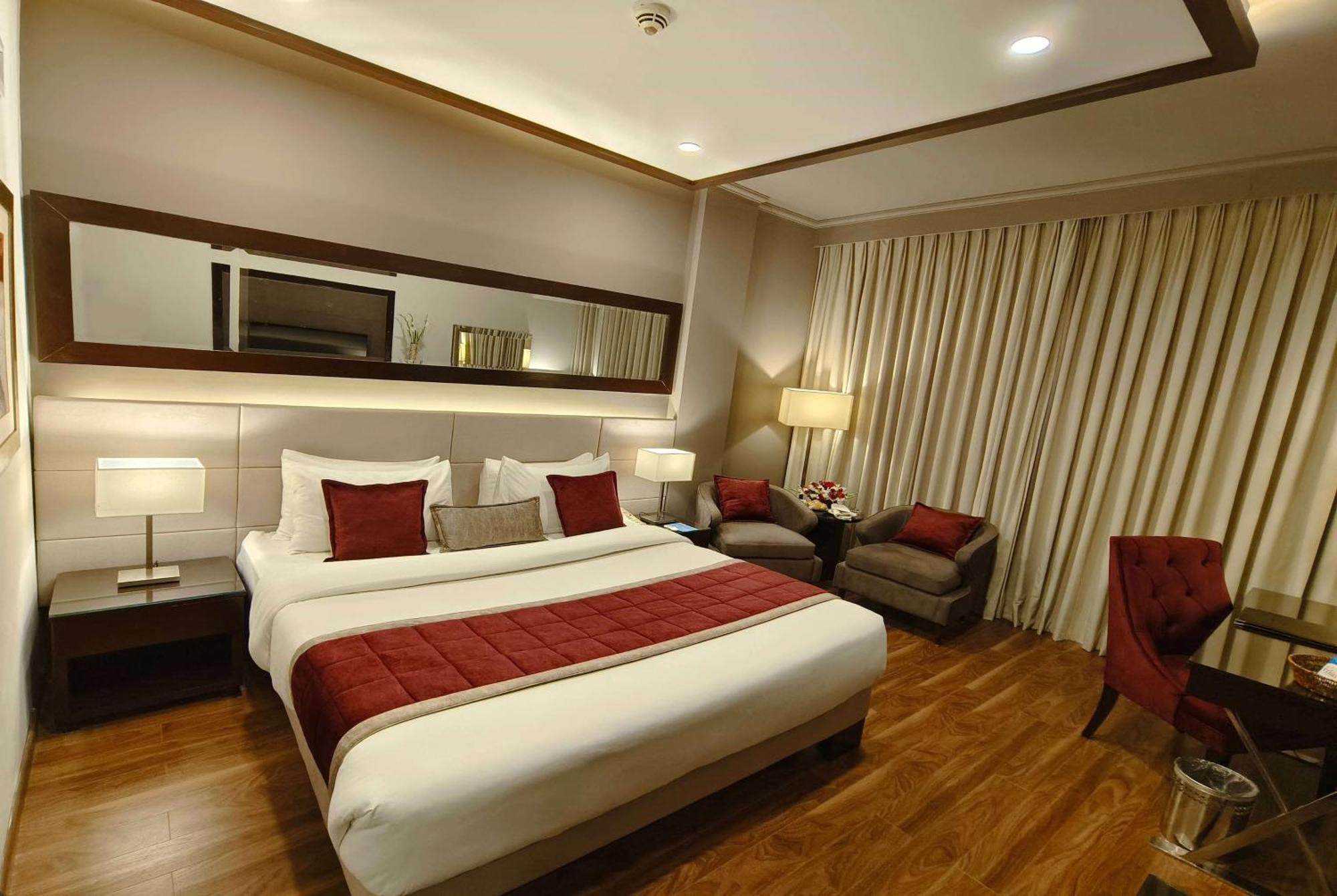 Ramada By Wyndham Multan Hotel Exterior photo