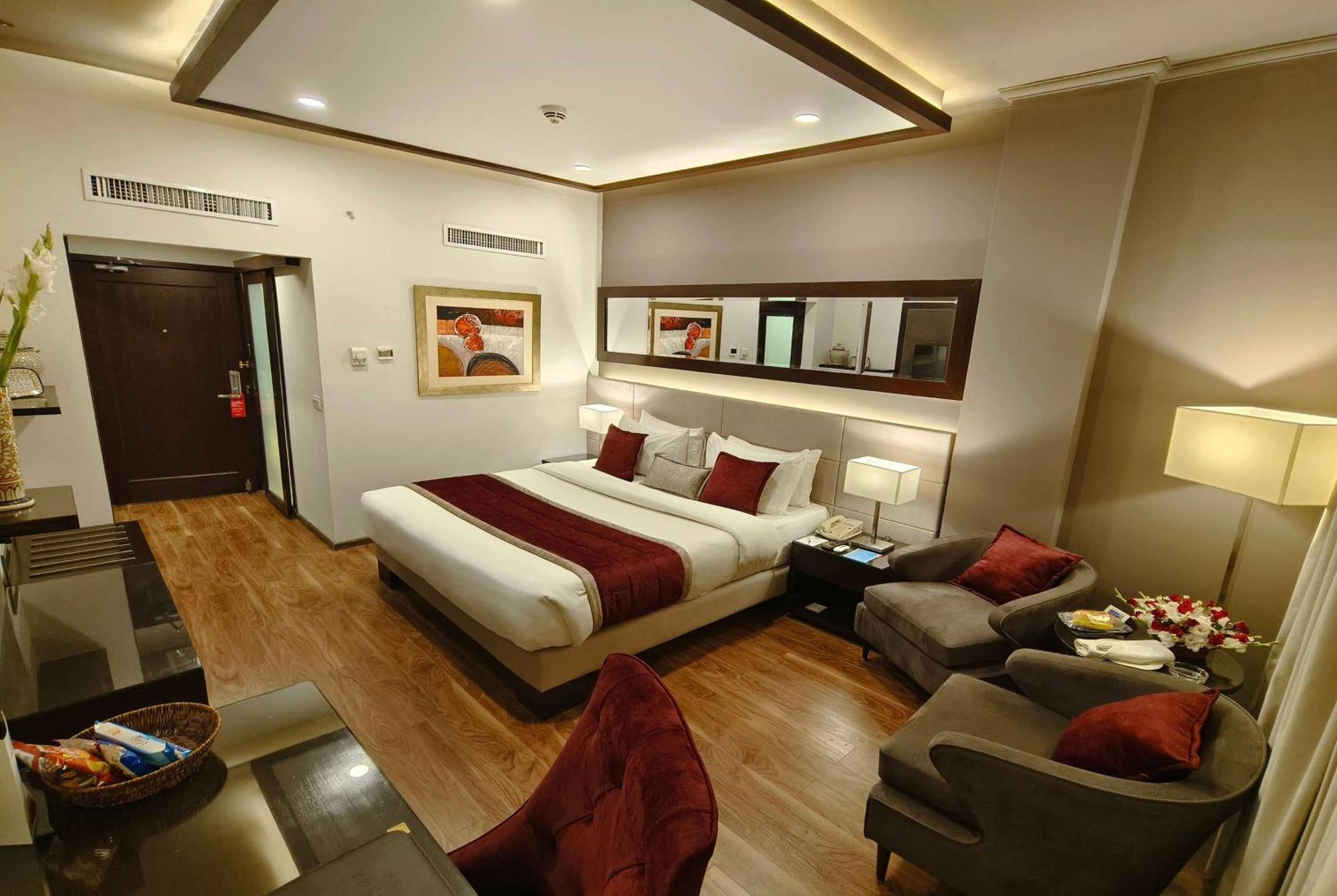 Ramada By Wyndham Multan Hotel Exterior photo