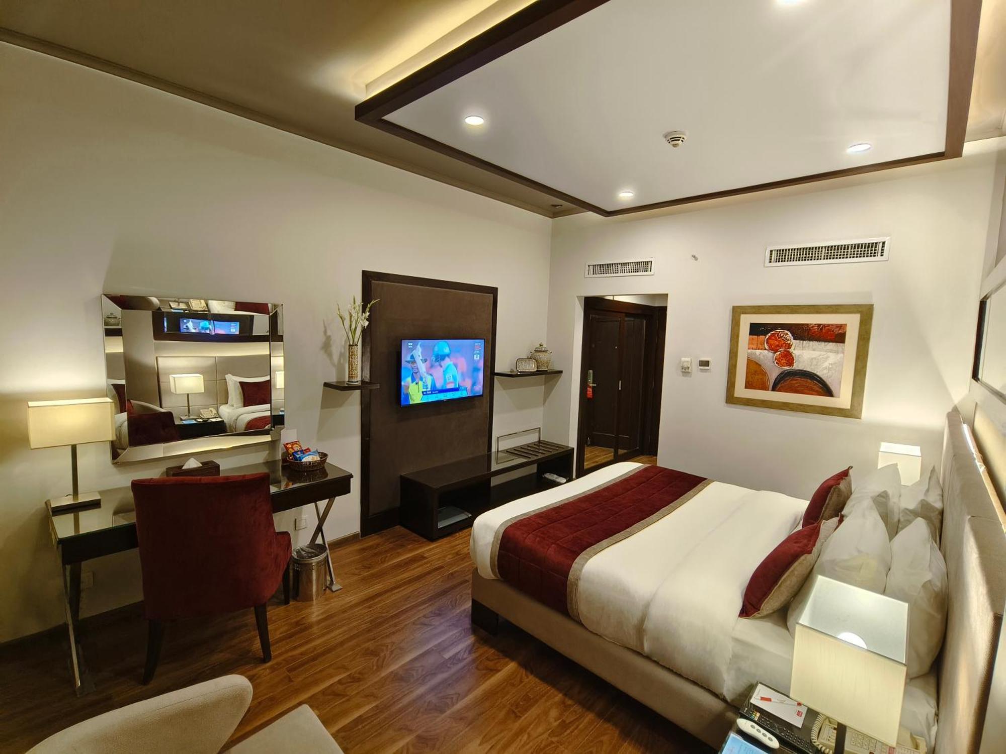 Ramada By Wyndham Multan Hotel Exterior photo