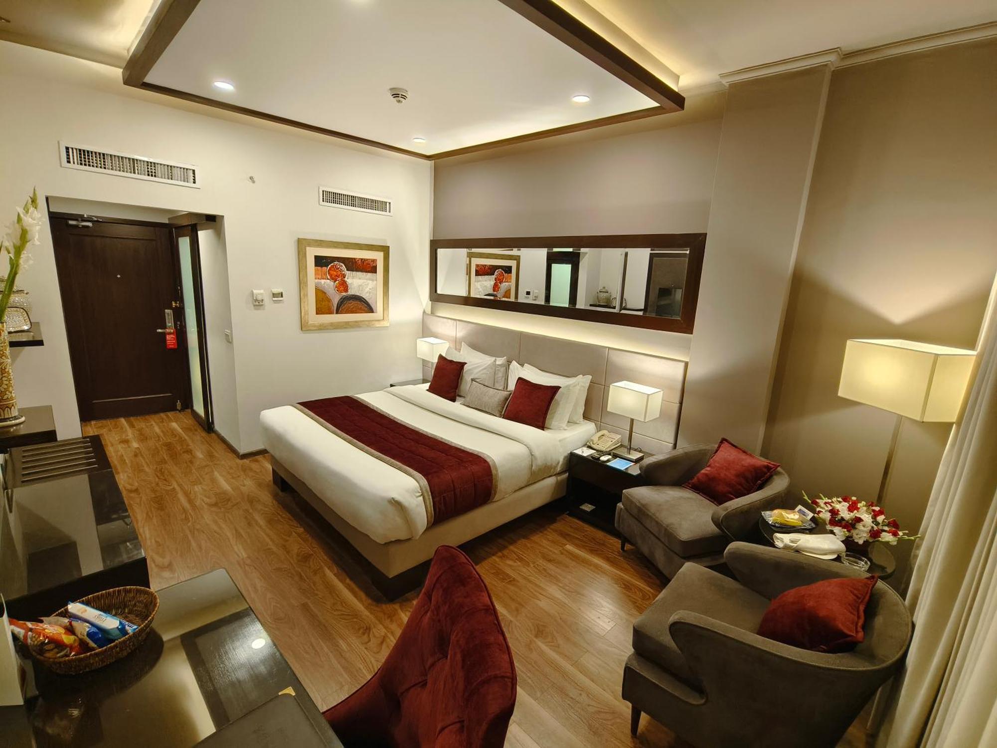 Ramada By Wyndham Multan Hotel Exterior photo