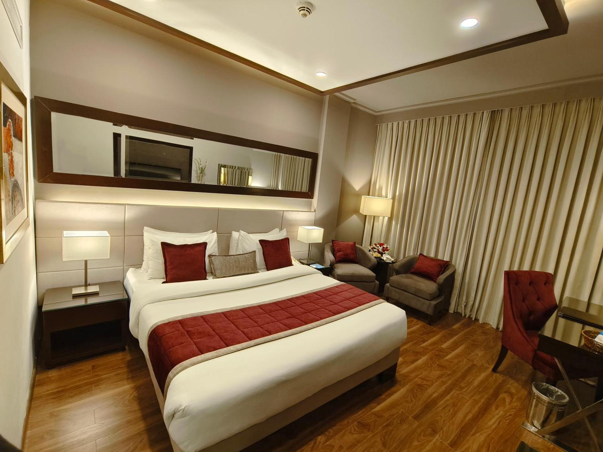 Ramada By Wyndham Multan Hotel Exterior photo