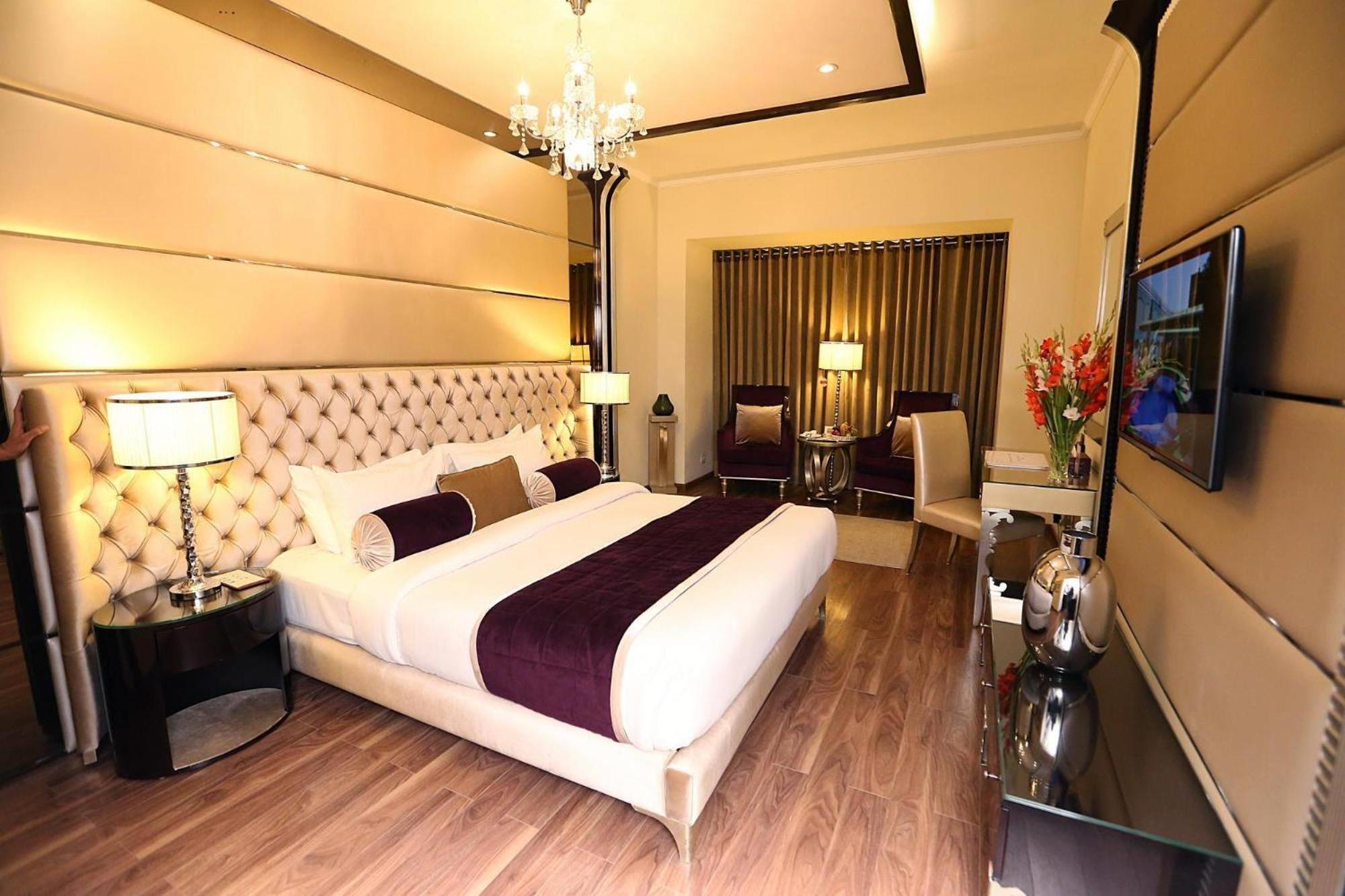 Ramada By Wyndham Multan Hotel Exterior photo