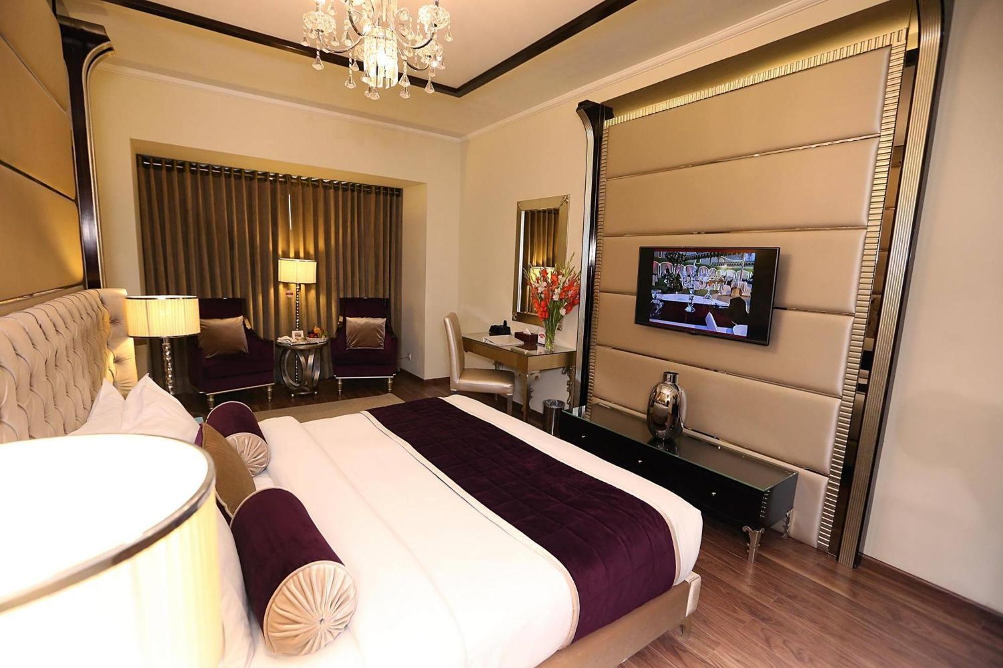 Ramada By Wyndham Multan Hotel Exterior photo