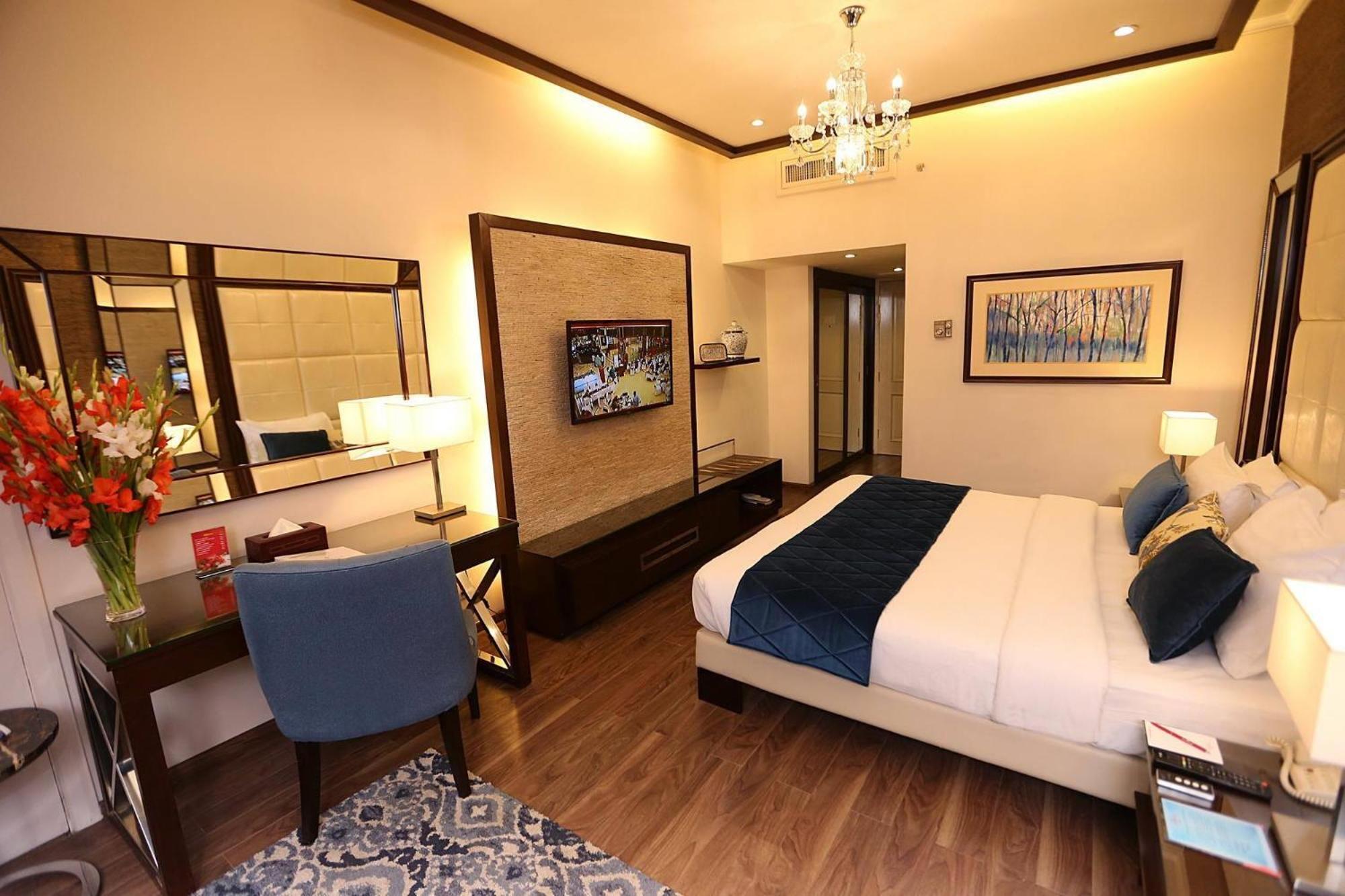 Ramada By Wyndham Multan Hotel Exterior photo