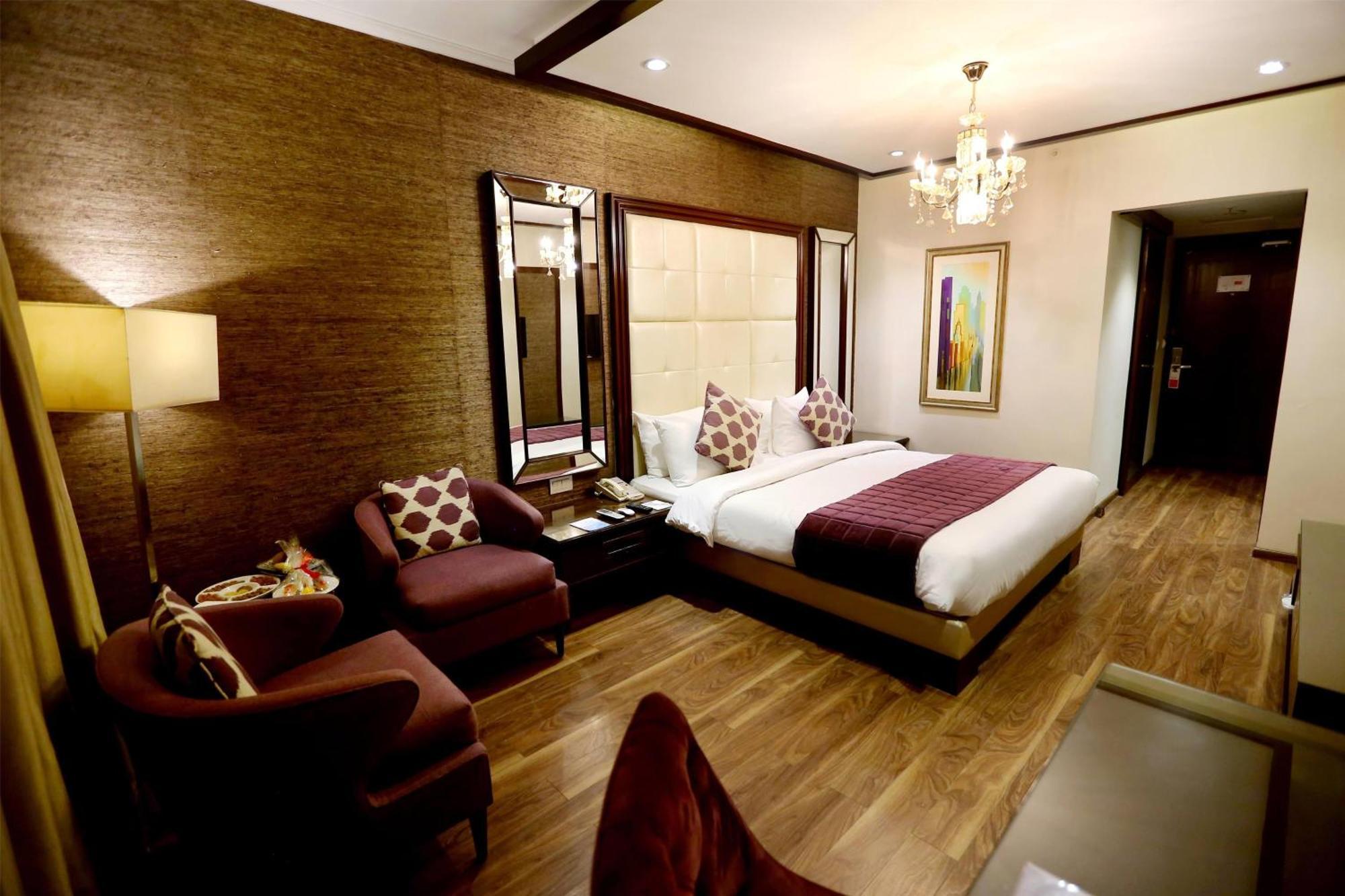 Ramada By Wyndham Multan Hotel Exterior photo