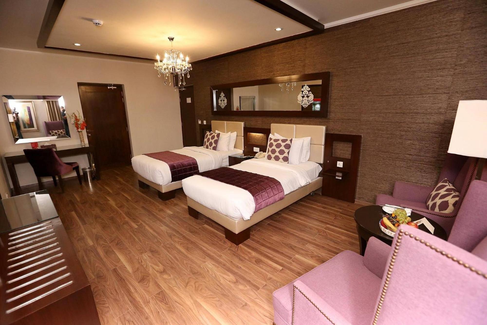 Ramada By Wyndham Multan Hotel Exterior photo