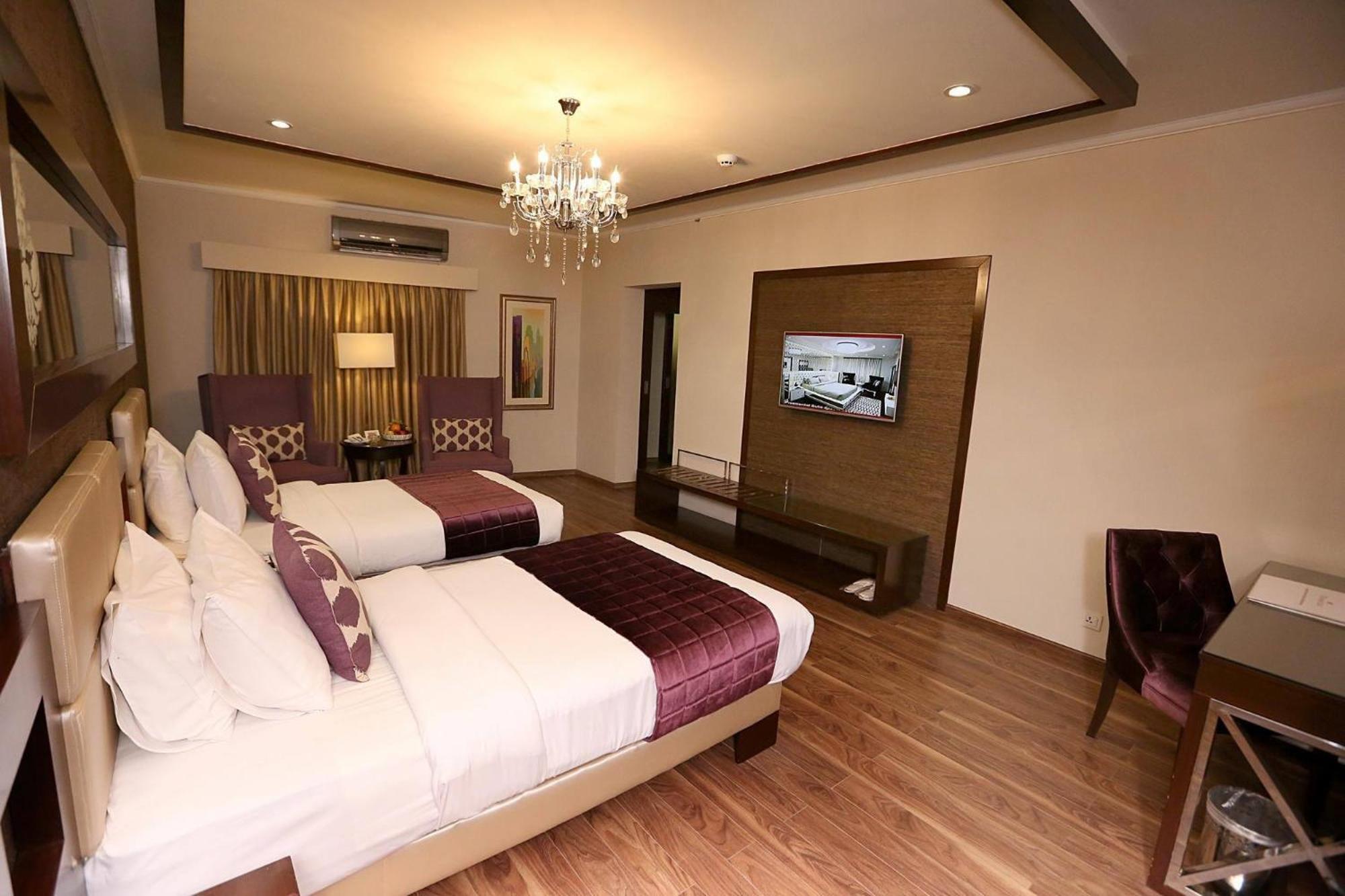 Ramada By Wyndham Multan Hotel Exterior photo