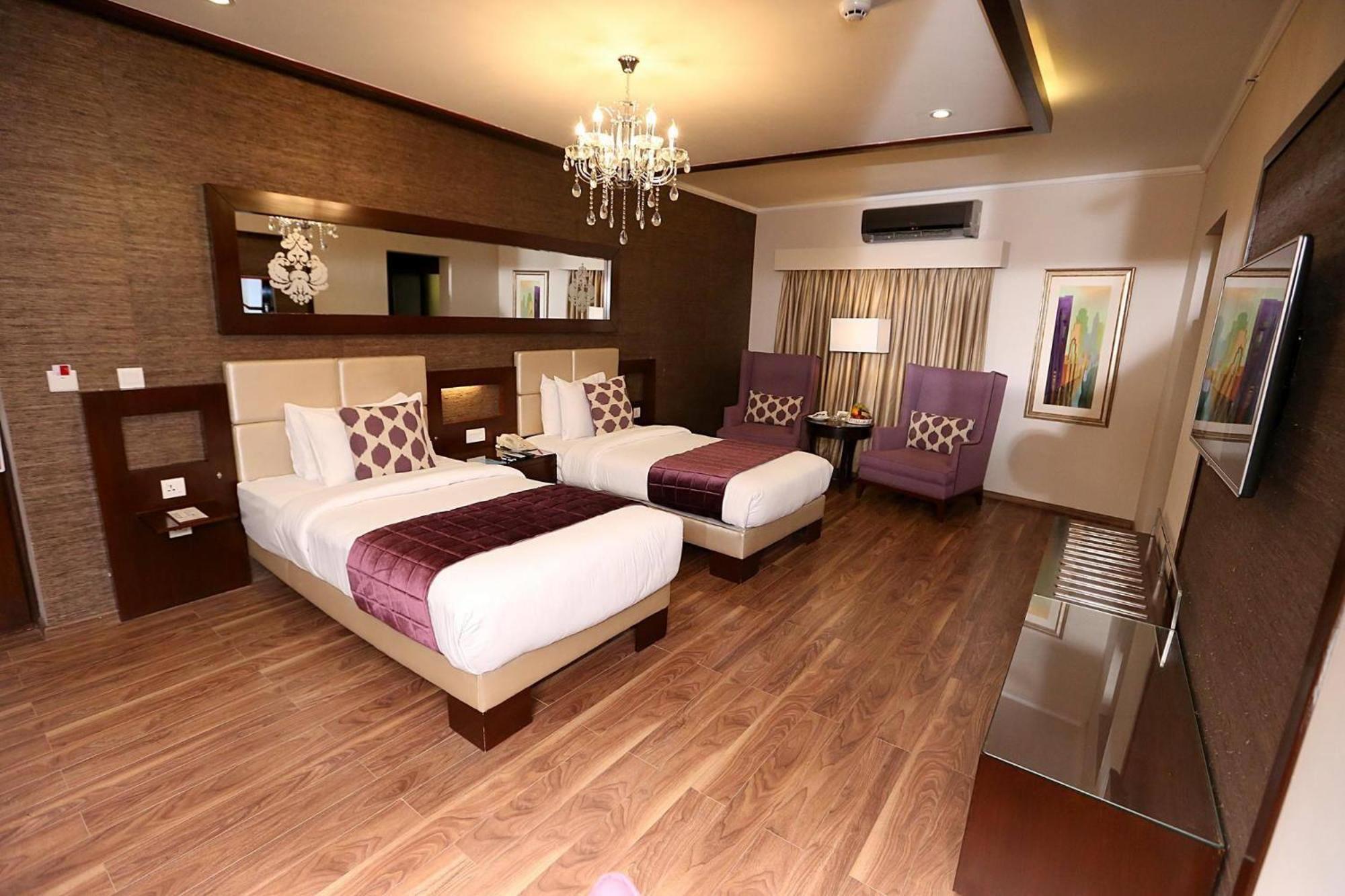 Ramada By Wyndham Multan Hotel Exterior photo